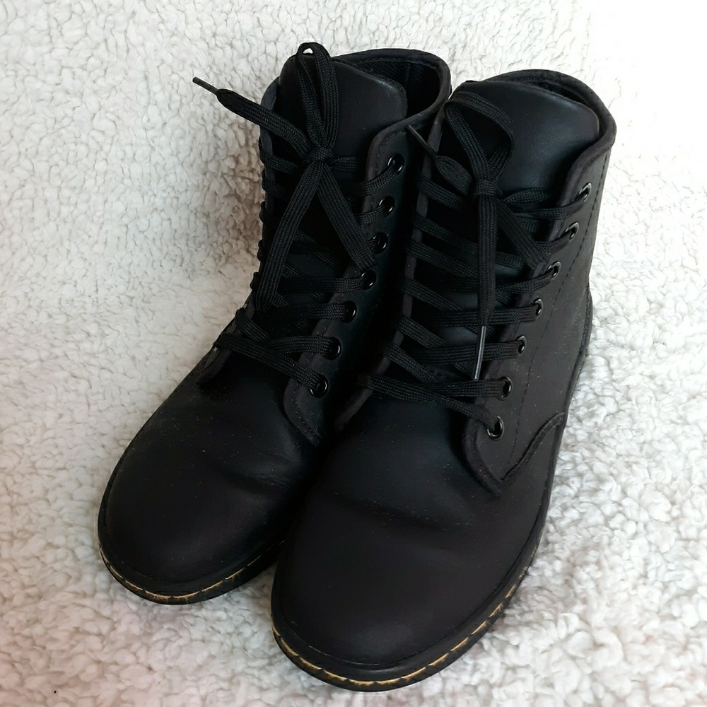 Dr. Martens Shoreditch Greasy